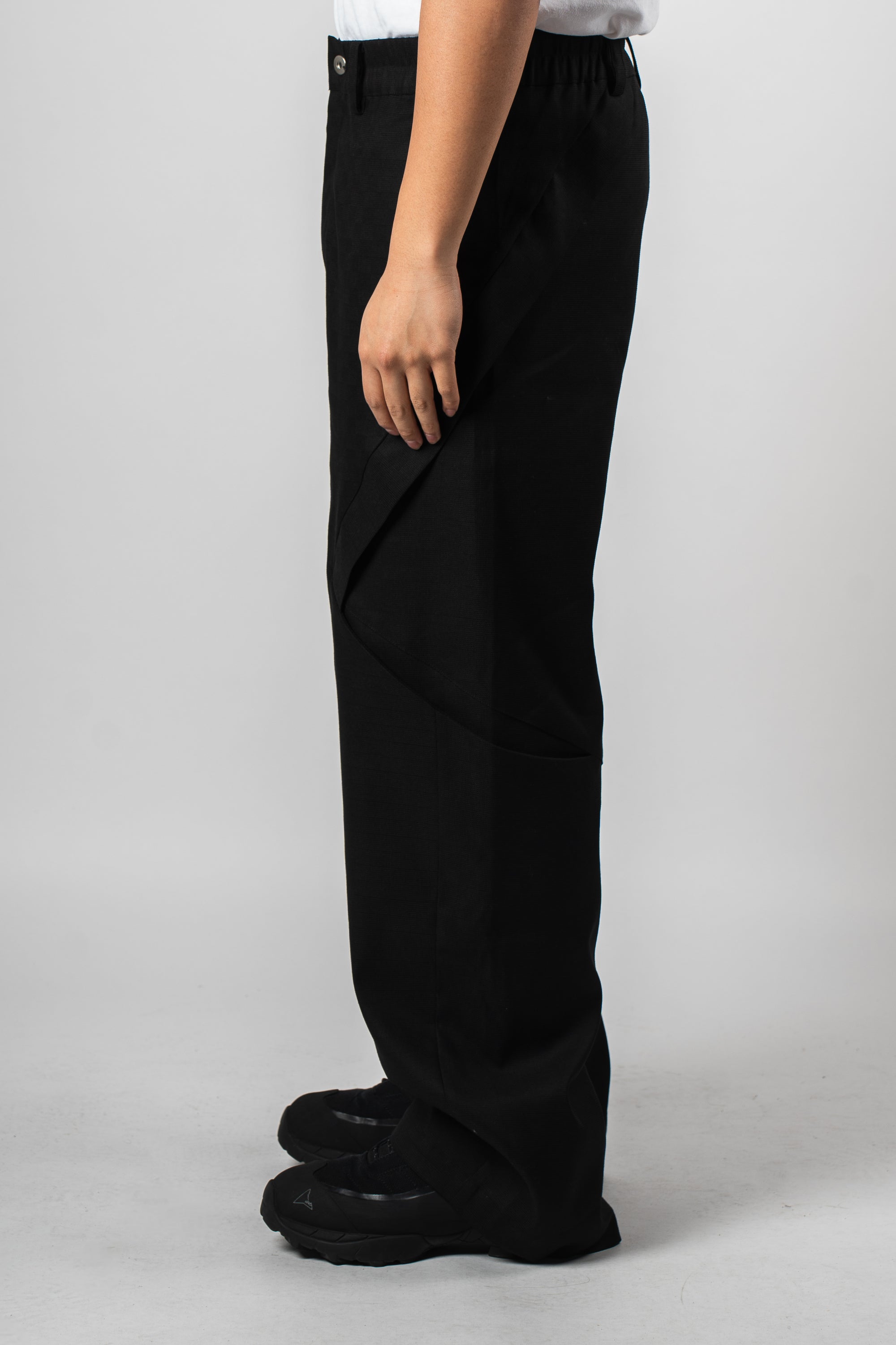 P017 Kangaroo Trousers