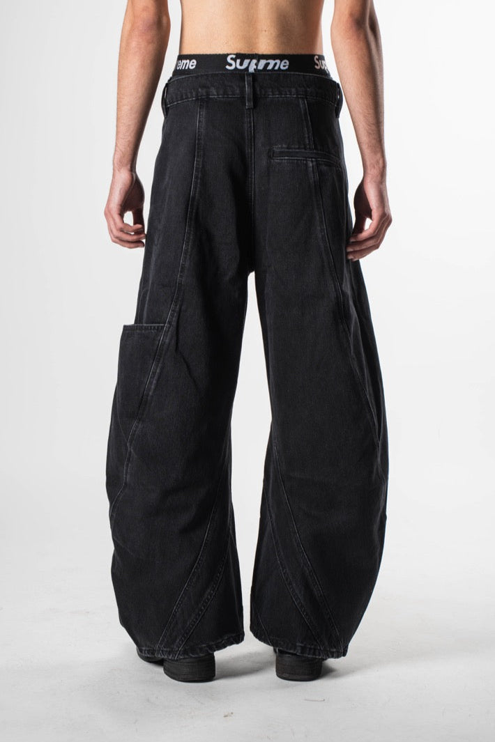 P009 Twisted Jeans