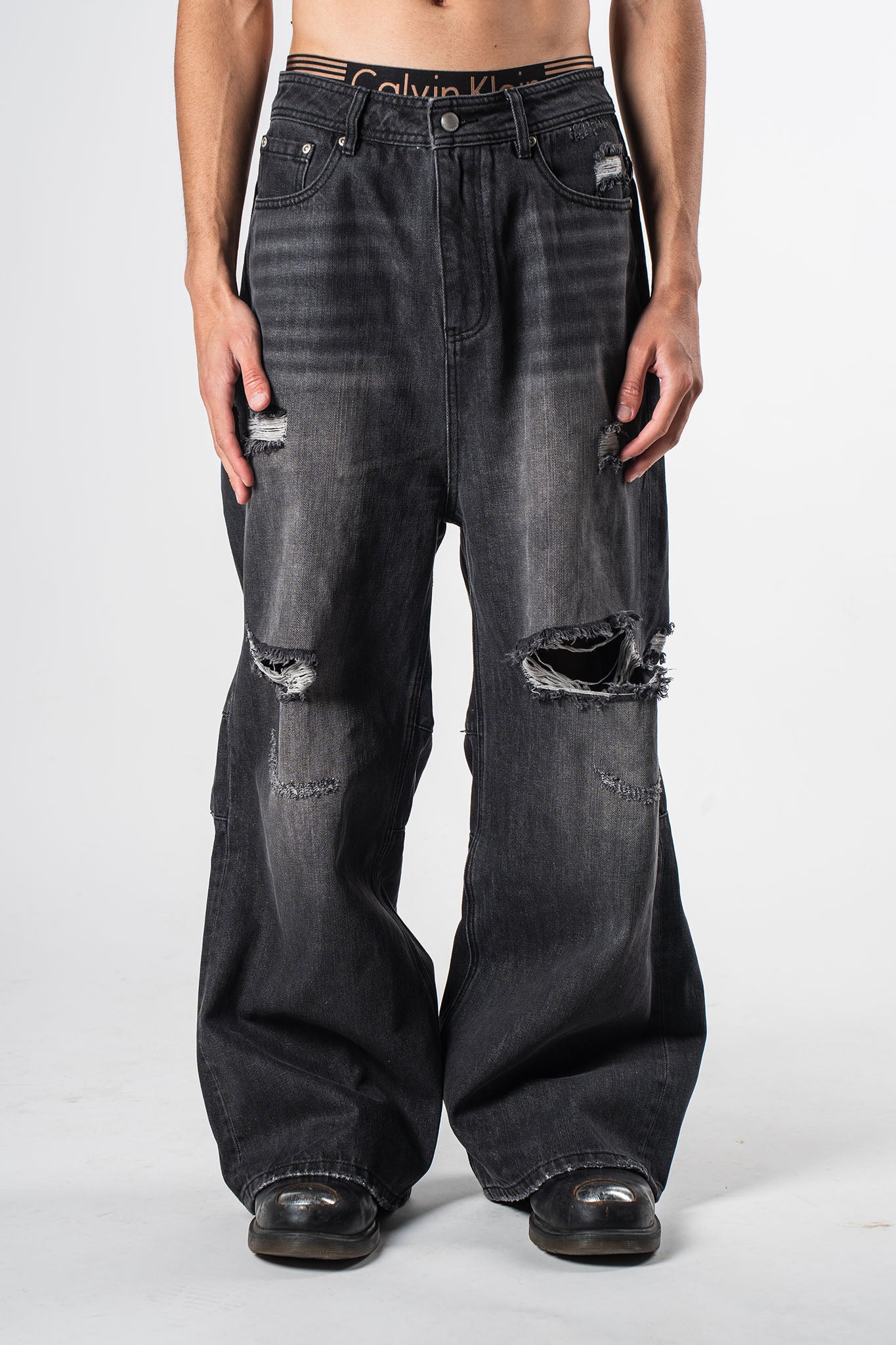 Distressed Jeans Black